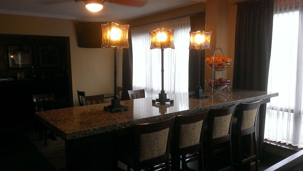 Hampton Inn Des Moines-Airport Екстериор снимка