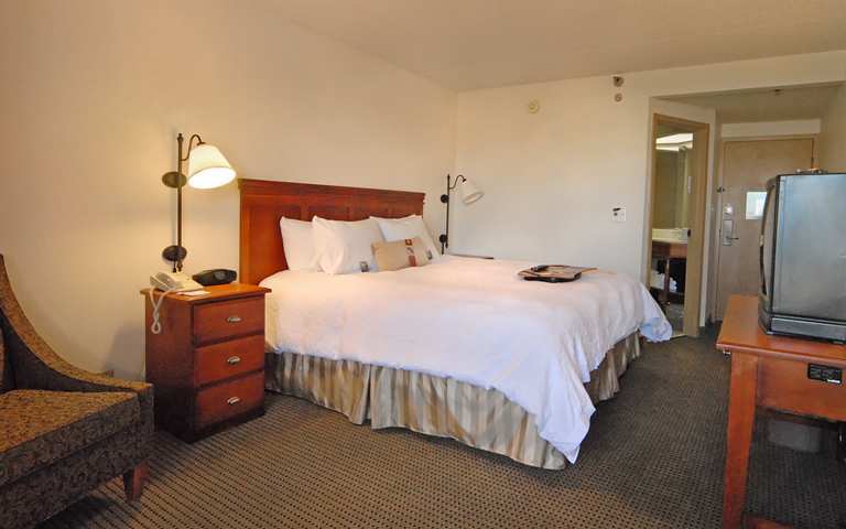 Hampton Inn Des Moines-Airport Екстериор снимка